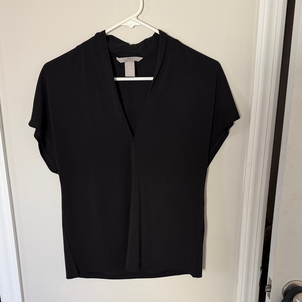 H&M Black V-Neck Short Sleeve Blouse